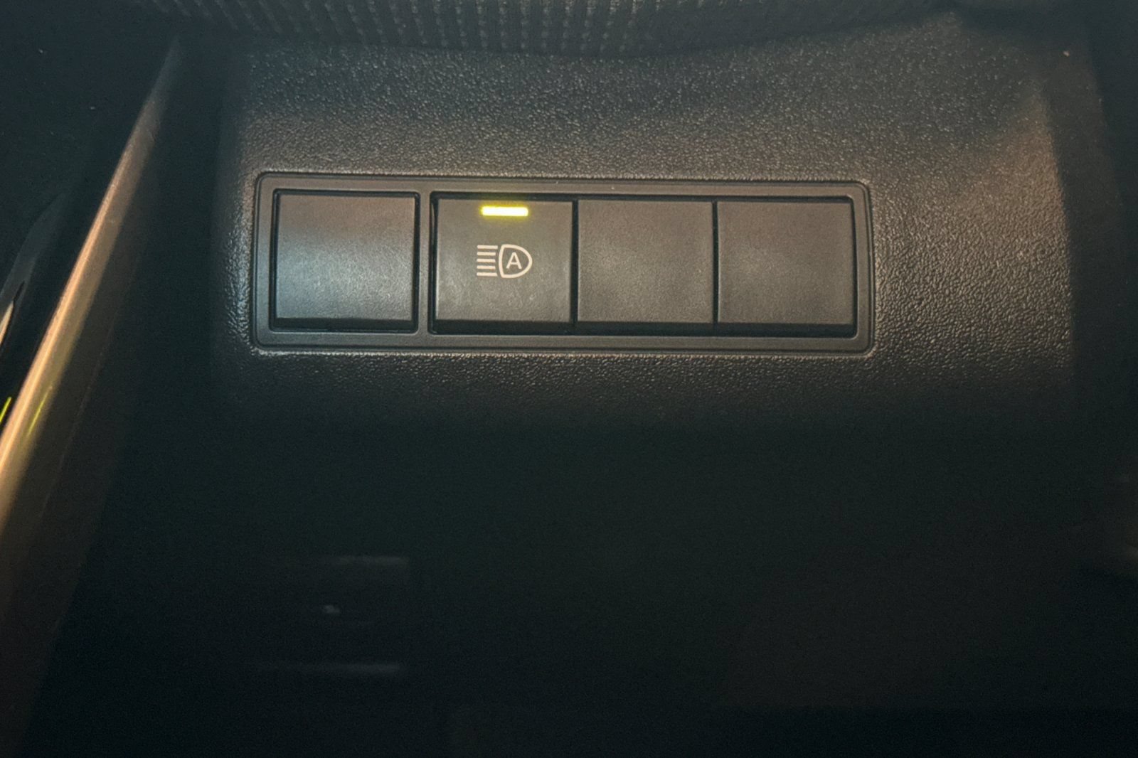 Used 2023 Toyota bZ4X FWD image 36