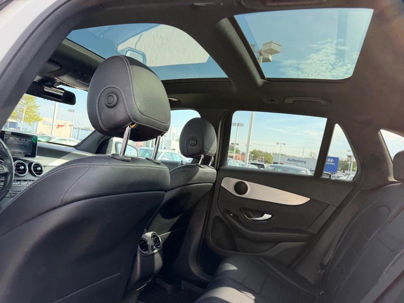 Used 2019 Mercedes-Benz GLC 300 4MATIC image 10