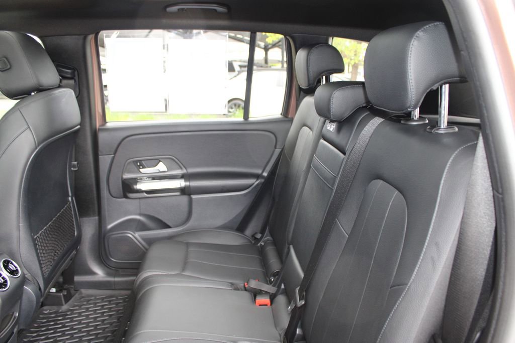 Used 2022 Mercedes-Benz GLB 250 4MATIC image 45