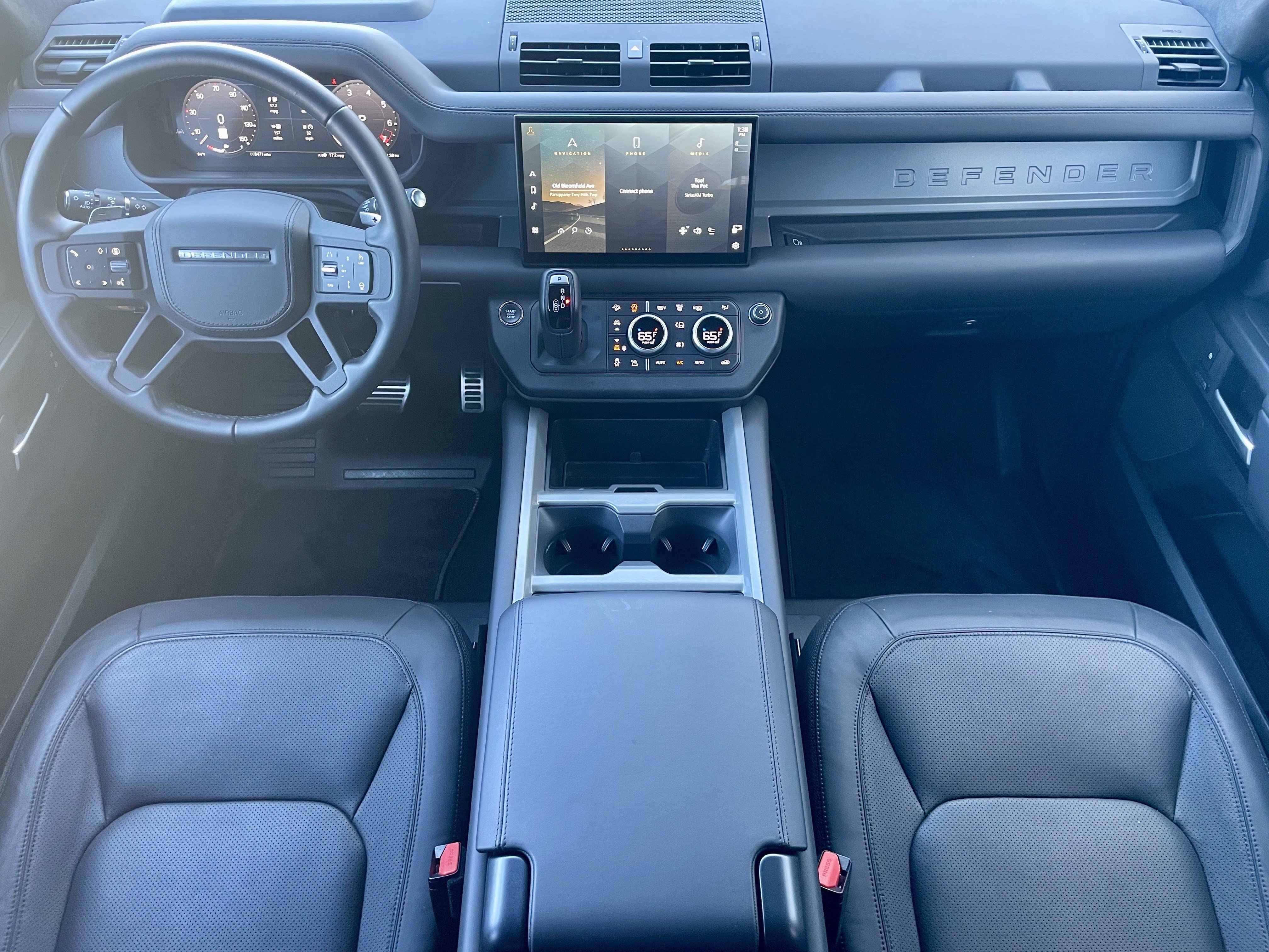 Certified 2025 Land Rover Defender 110 V8 AWD/4WD image 16