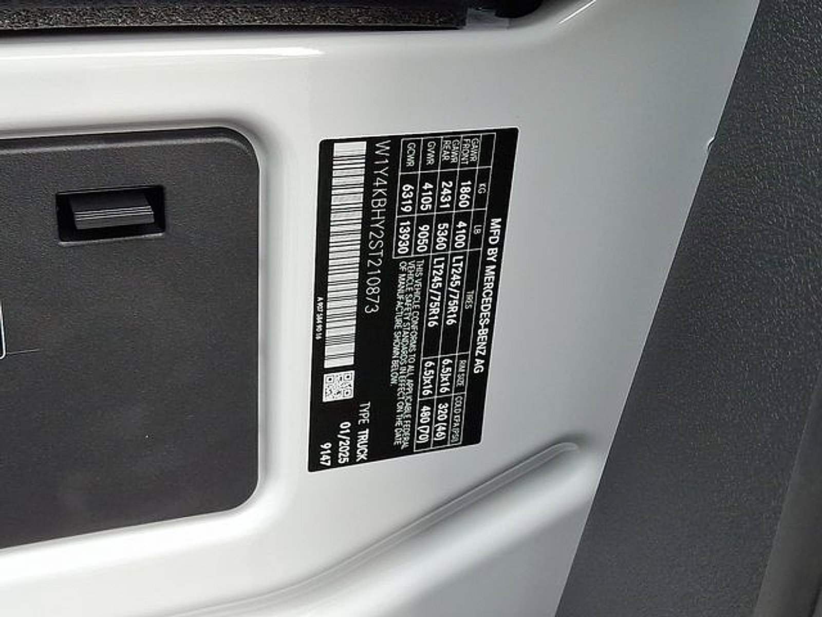 Used 2025 Mercedes-Benz Sprinter 2500 image 20