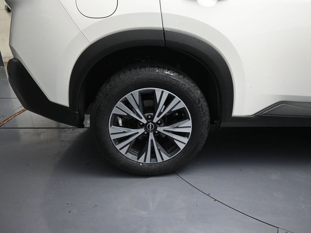 Used 2023 Nissan Rogue SV image 17
