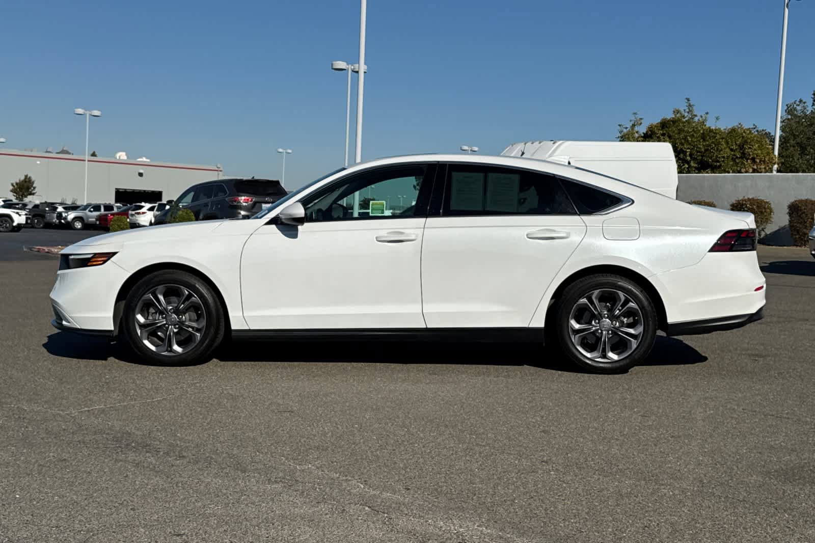 Used 2023 Honda Accord EX image 9