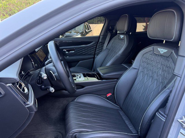 Used 2022 Bentley Flying Spur V8 AWD/4WD image 11