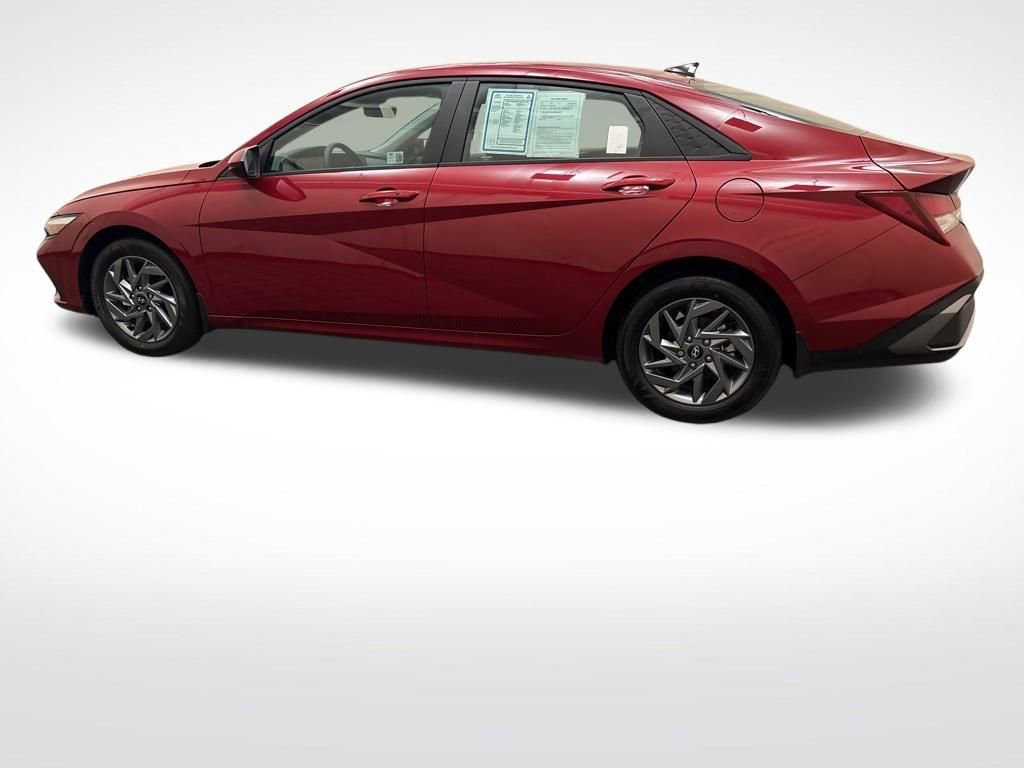 Certified 2024 Hyundai Elantra SEL image 9