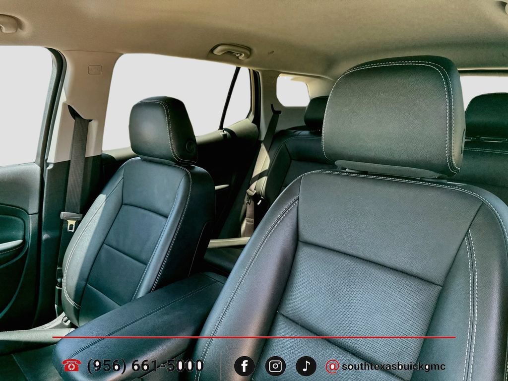 Used 2024 GMC Terrain SLT w/ Tech Package AWD/4WD image 13