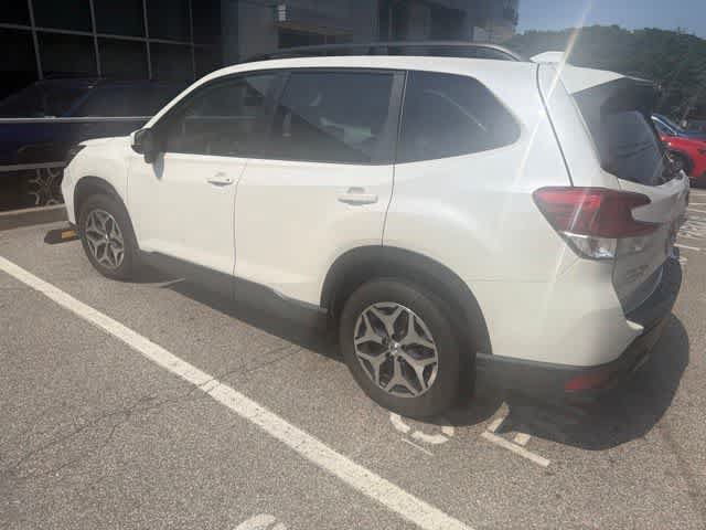 Used 2021 Subaru Forester Premium AWD/4WD image 5