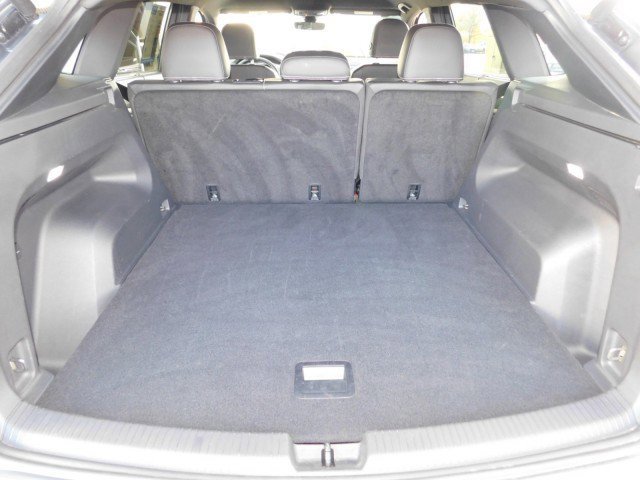 Used 2025 Volkswagen Atlas Cross Sport SE image 18