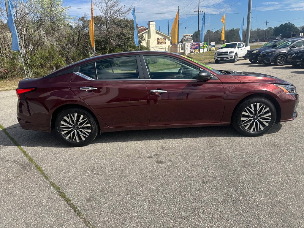 Used 2025 Nissan Altima 2.5 SV image 6