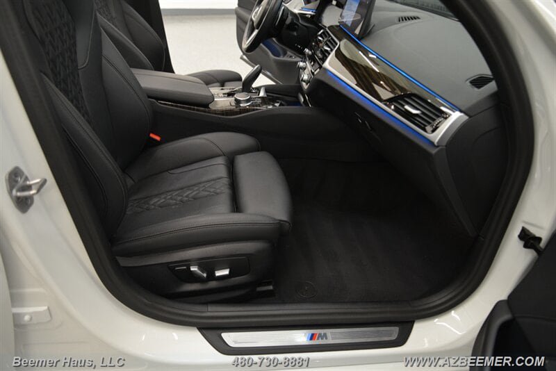 Used 2023 BMW 530e w/ M Sport Package RWD image 23