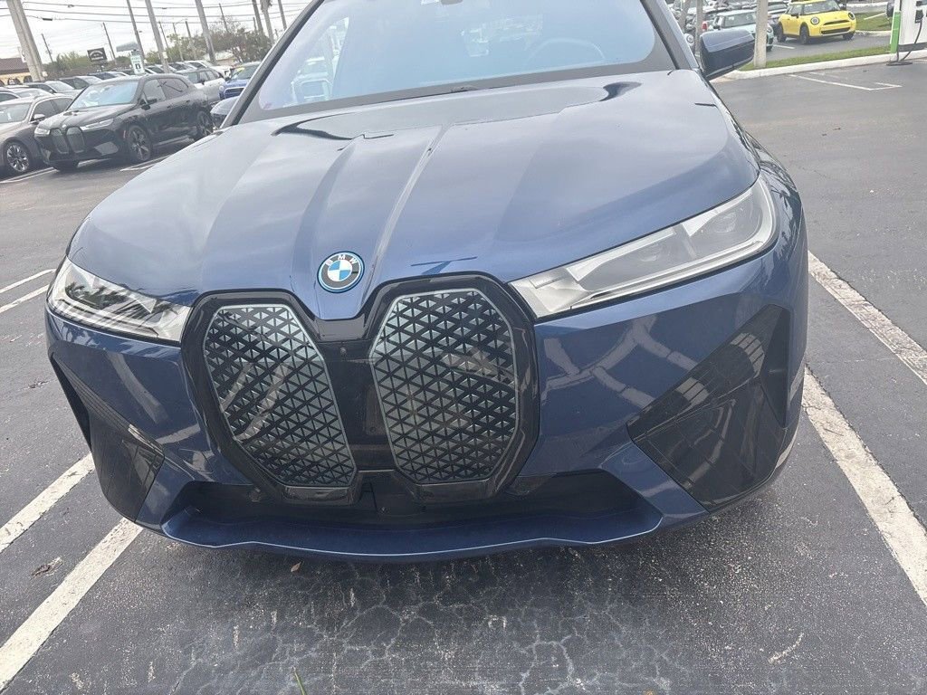 Used 2024 BMW iX xDrive50 w/ Sport Package image 8