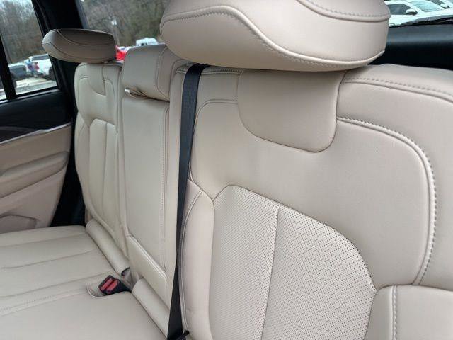 New 2025 Jeep Grand Cherokee Limited w/ Luxury Tech Group II image 26