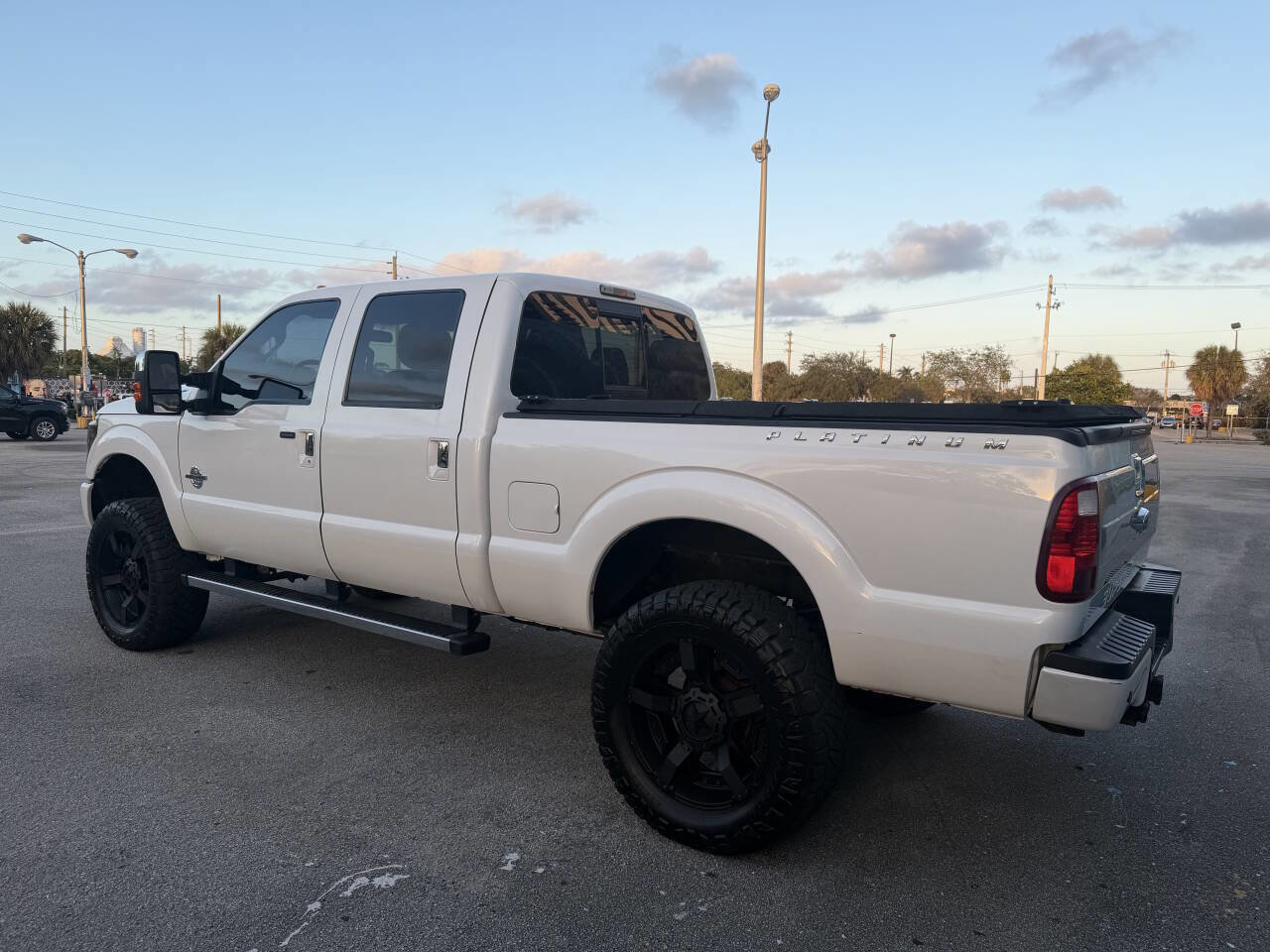 Used 2015 Ford F350 Platinum w/ Platinum Package AWD/4WD image 17