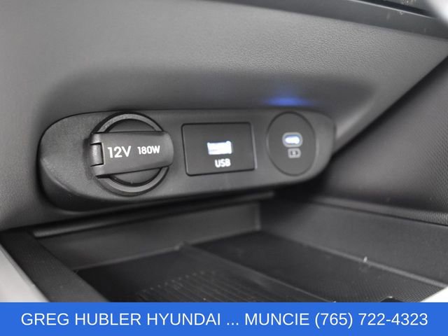 Used 2025 Hyundai Elantra SEL FWD image 21
