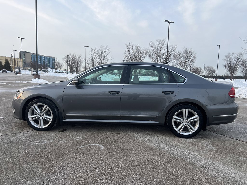 Used 2015 Volkswagen Passat TDI SEL Premium image 2