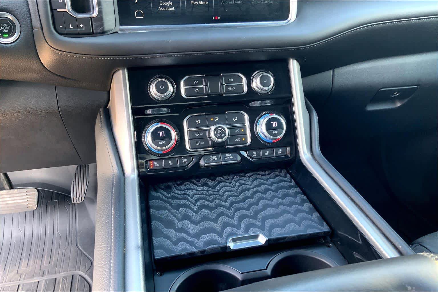 Used 2023 GMC Yukon Denali AWD/4WD image 32
