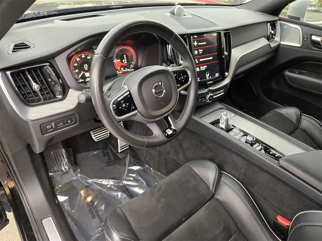 Used 2018 Volvo XC60 T8 R-Design w/ Convenience Package image 19