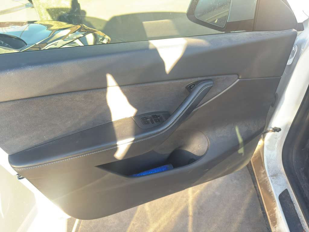 Used 2021 Tesla Model Y Long Range image 8