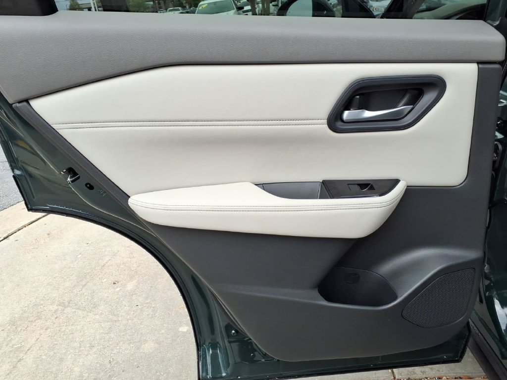New 2027 Nissan Rogue Dark Armor AWD/4WD image 34