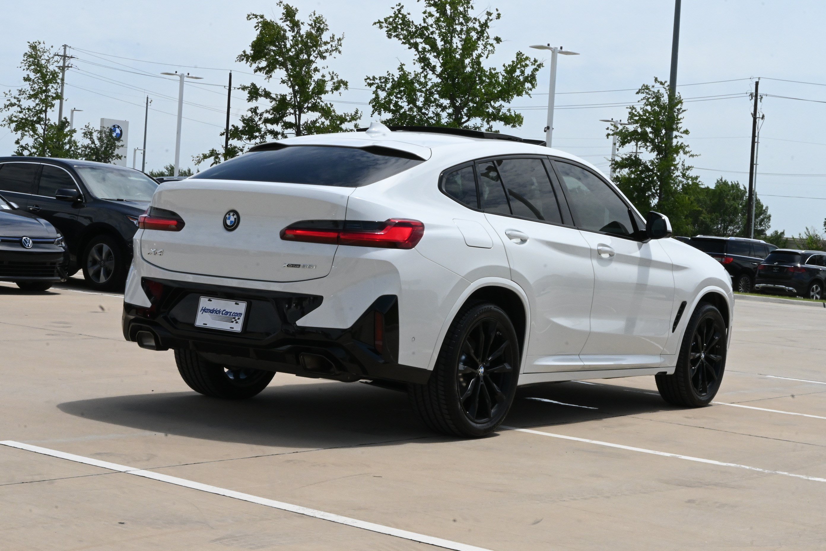 Certified 2025 BMW X4 xDrive30i w/ Premium Package AWD/4WD image 9