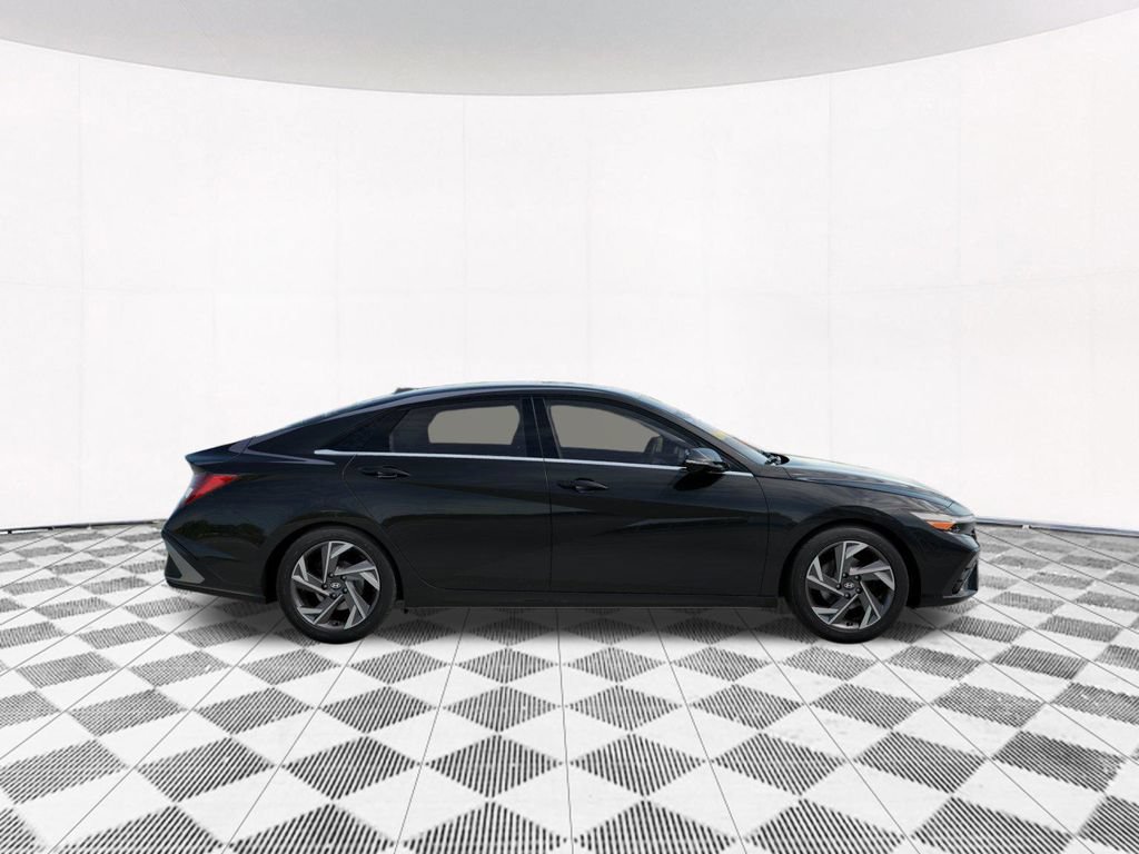 New 2026 Hyundai Elantra Limited FWD image 10