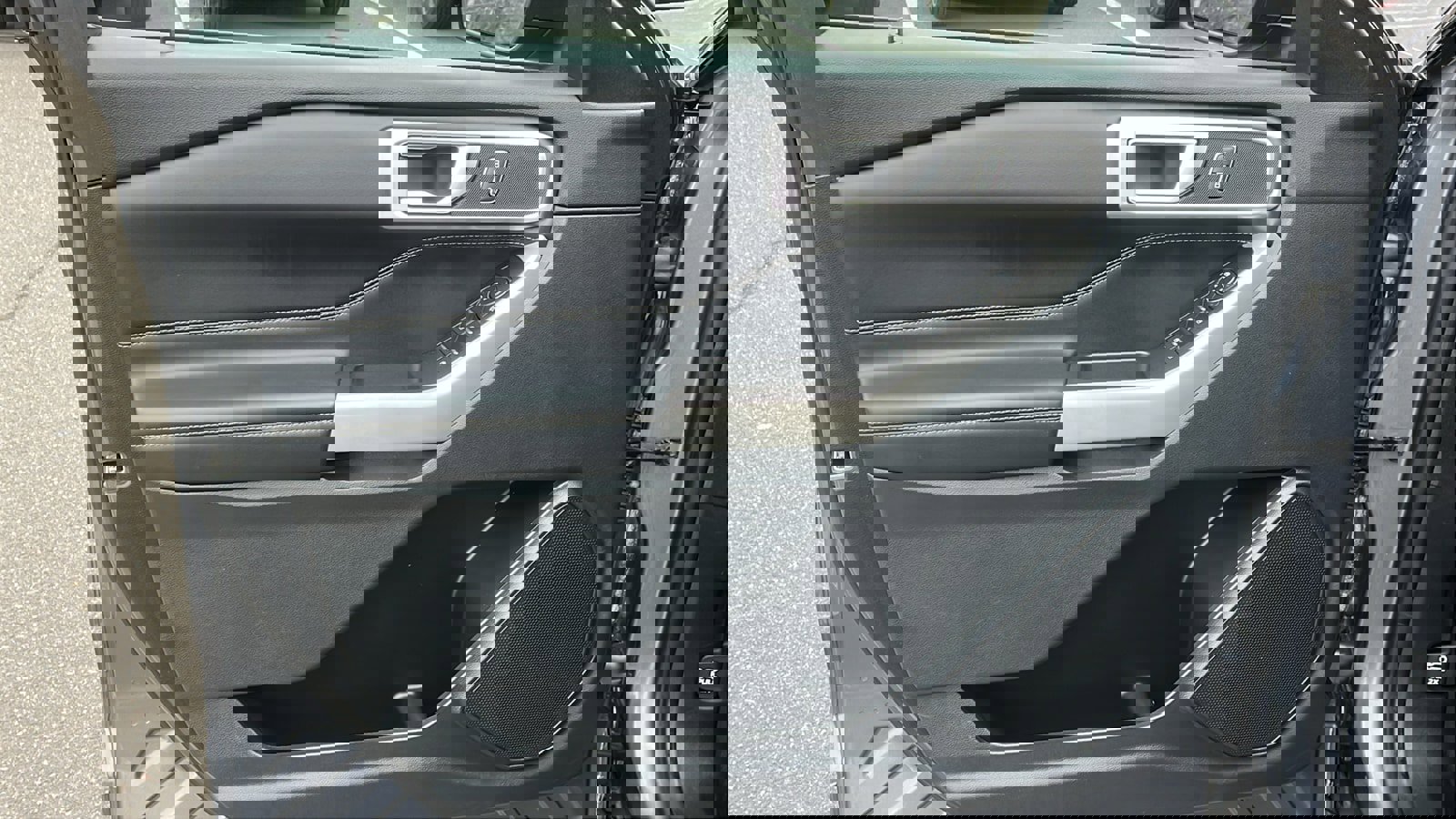 Used 2021 Ford Explorer XLT image 11