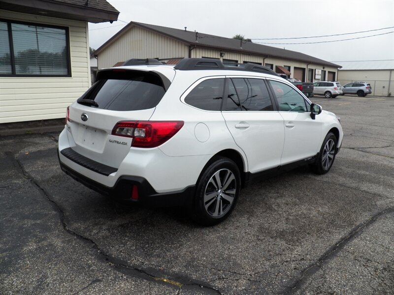Used 2018 Subaru Outback 2.5i Limited AWD/4WD image 4