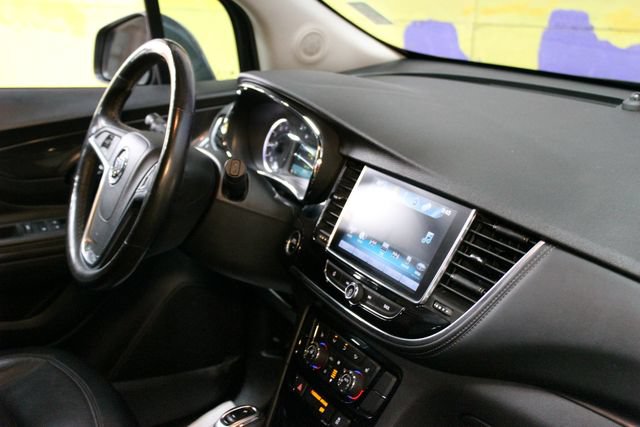 Used 2018 Buick Encore Essence w/ Experience Buick Package FWD image 12
