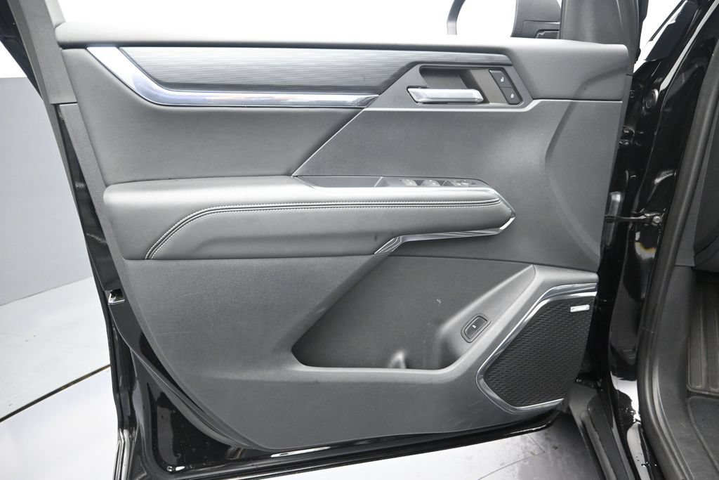Used 2024 GMC Acadia Elevation w/ Luxury Package FWD image 12