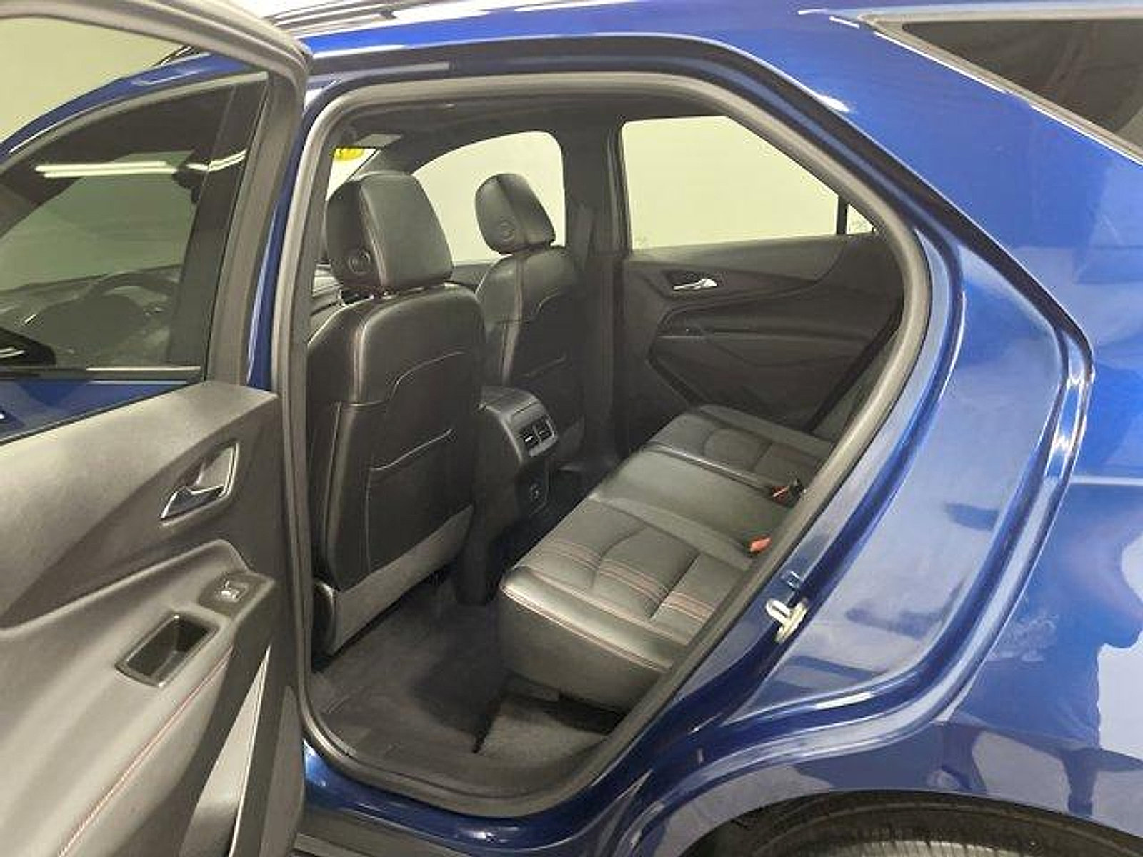 Used 2023 Chevrolet Equinox RS FWD image 10