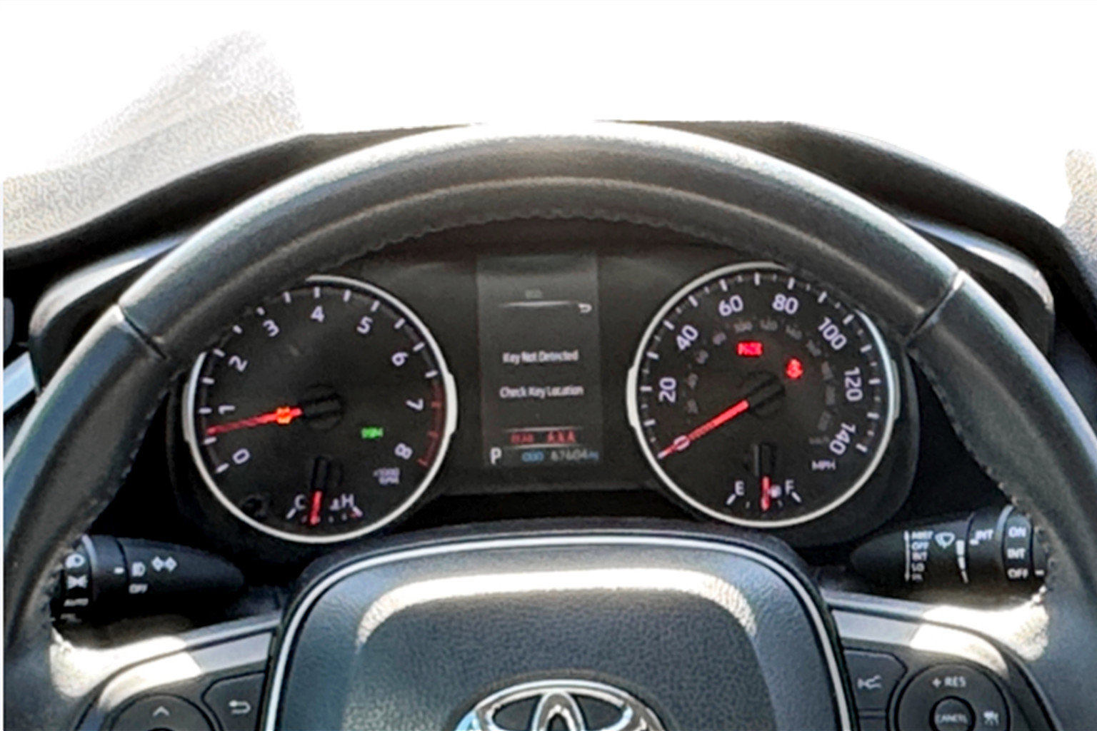 Used 2021 Toyota RAV4 XLE Premium image 14