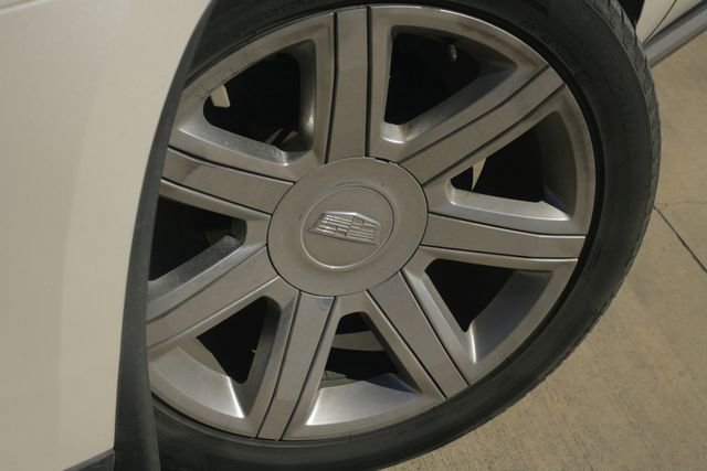 Used 2015 Cadillac Escalade Premium image 2
