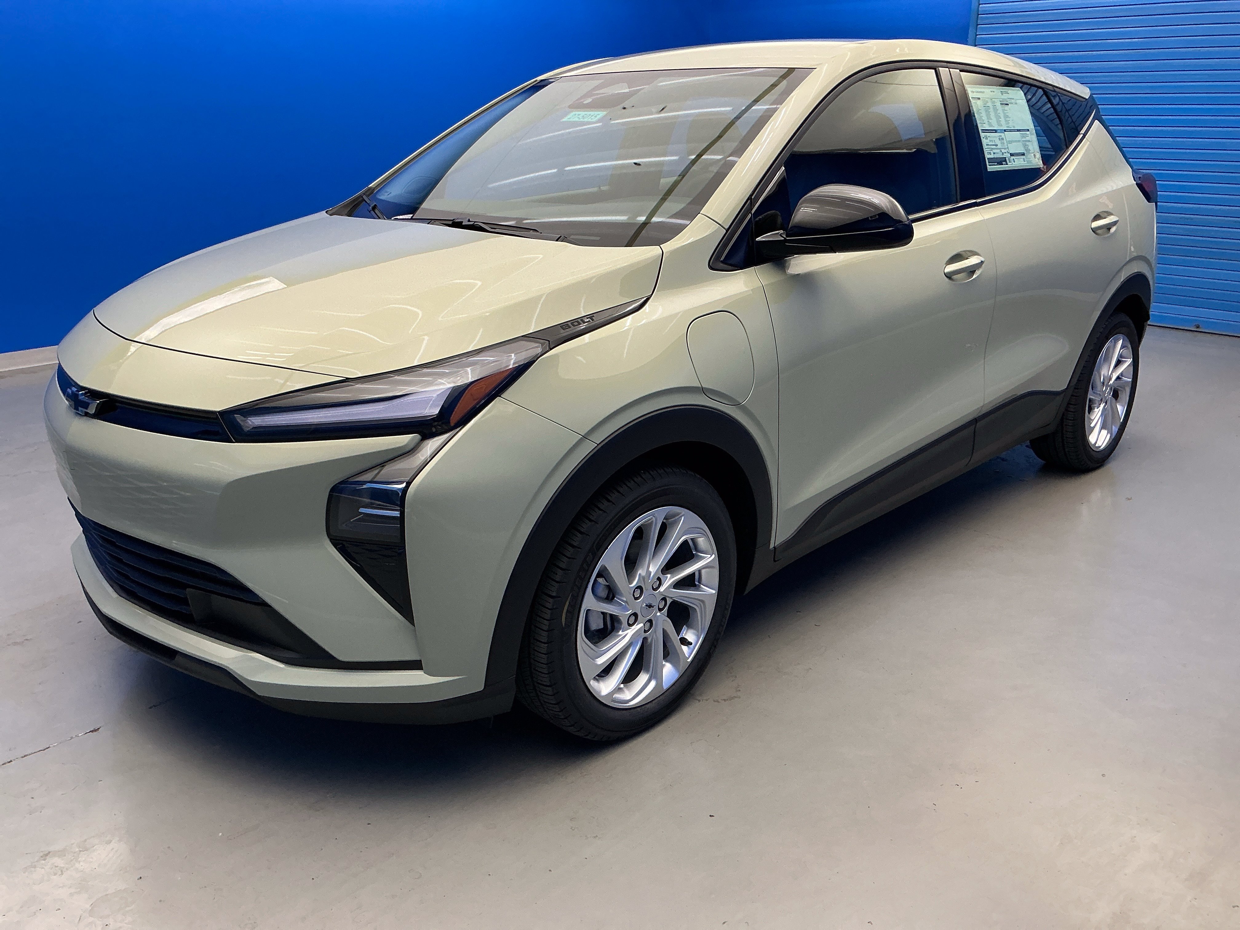New 2027 Chevrolet Bolt LT w/ Comfort Package FWD image 4