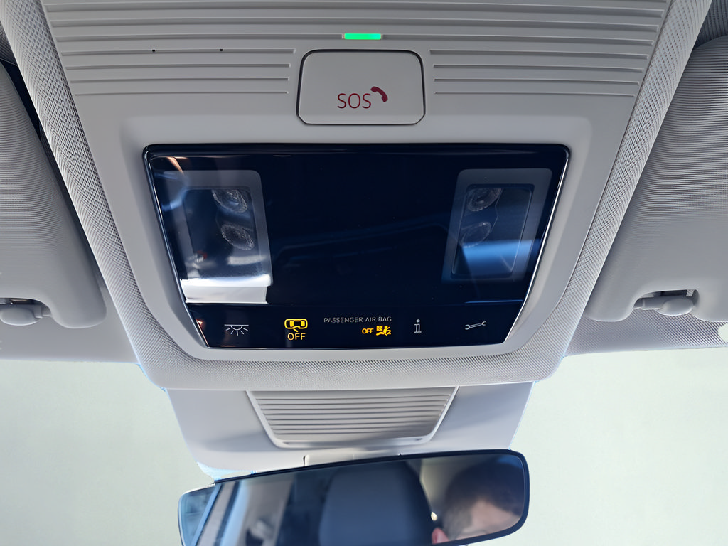 New 2025 Volkswagen Tiguan SE FWD image 29