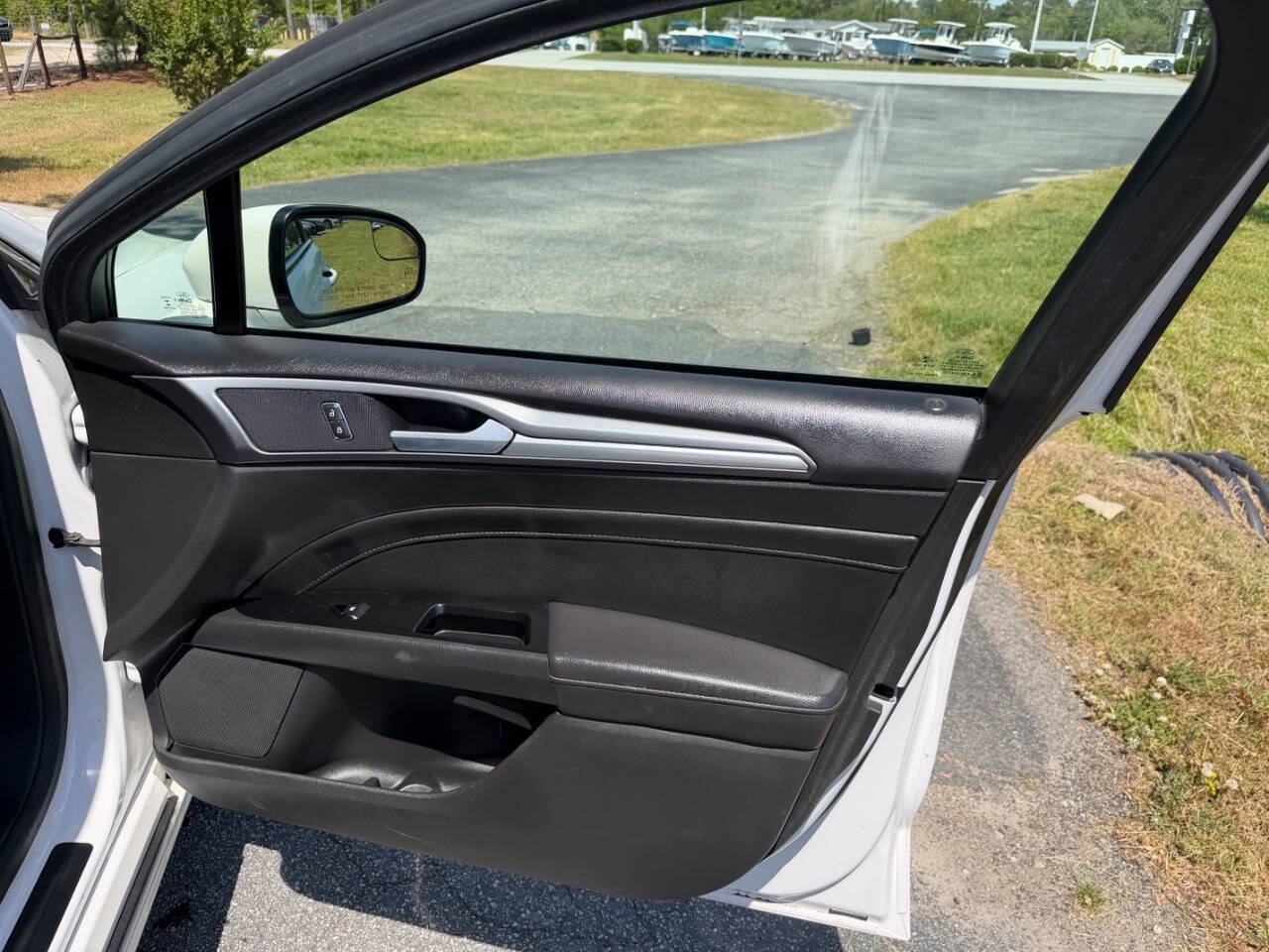 Used 2014 Ford Fusion Titanium image 14