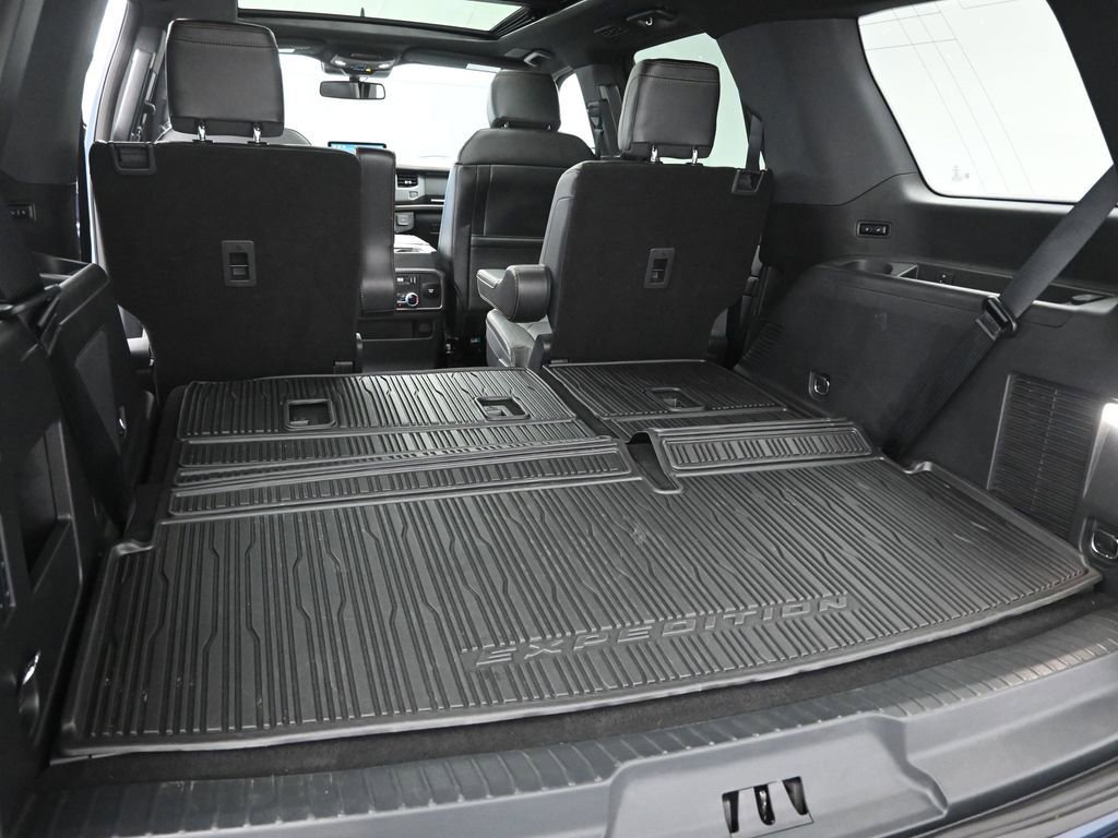 Certified 2023 Ford Expedition Platinum image 10