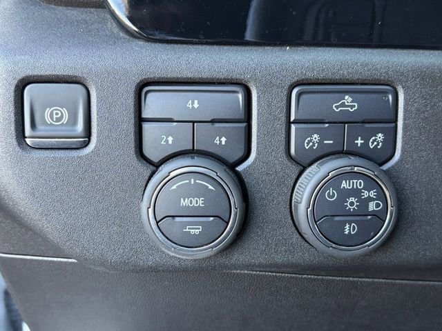 Used 2025 Chevrolet Silverado 2500 LT w/ Convenience Package AWD/4WD image 5