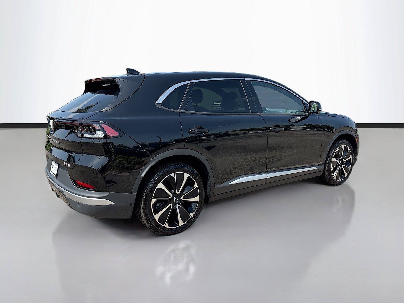 New 2025 VinFast VF 8 Plus AWD/4WD image 7