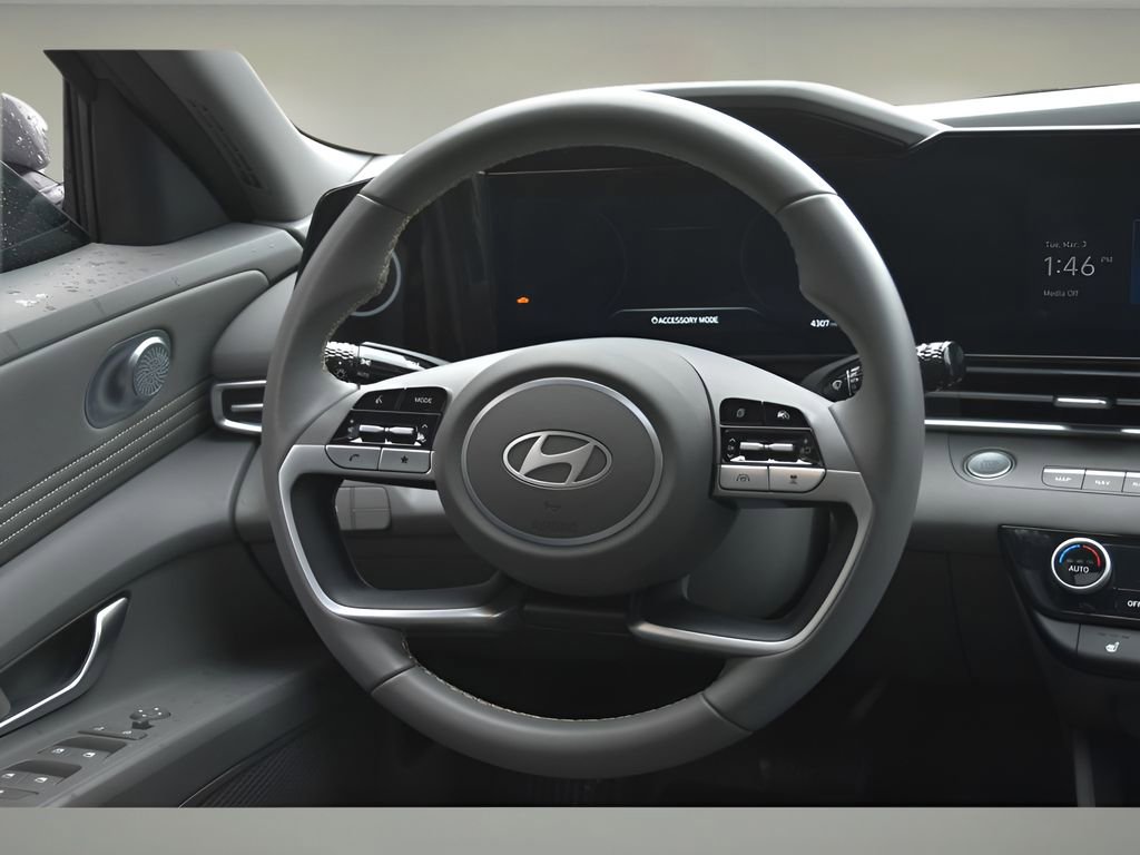 Used 2024 Hyundai Elantra SEL w/ Convenience Package image 17