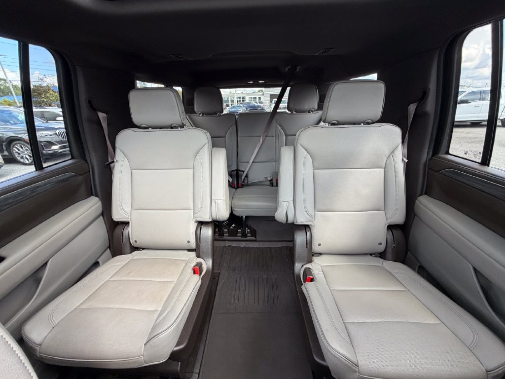 Used 2023 GMC Yukon XL SLT w/ SLT Premium Package RWD image 33