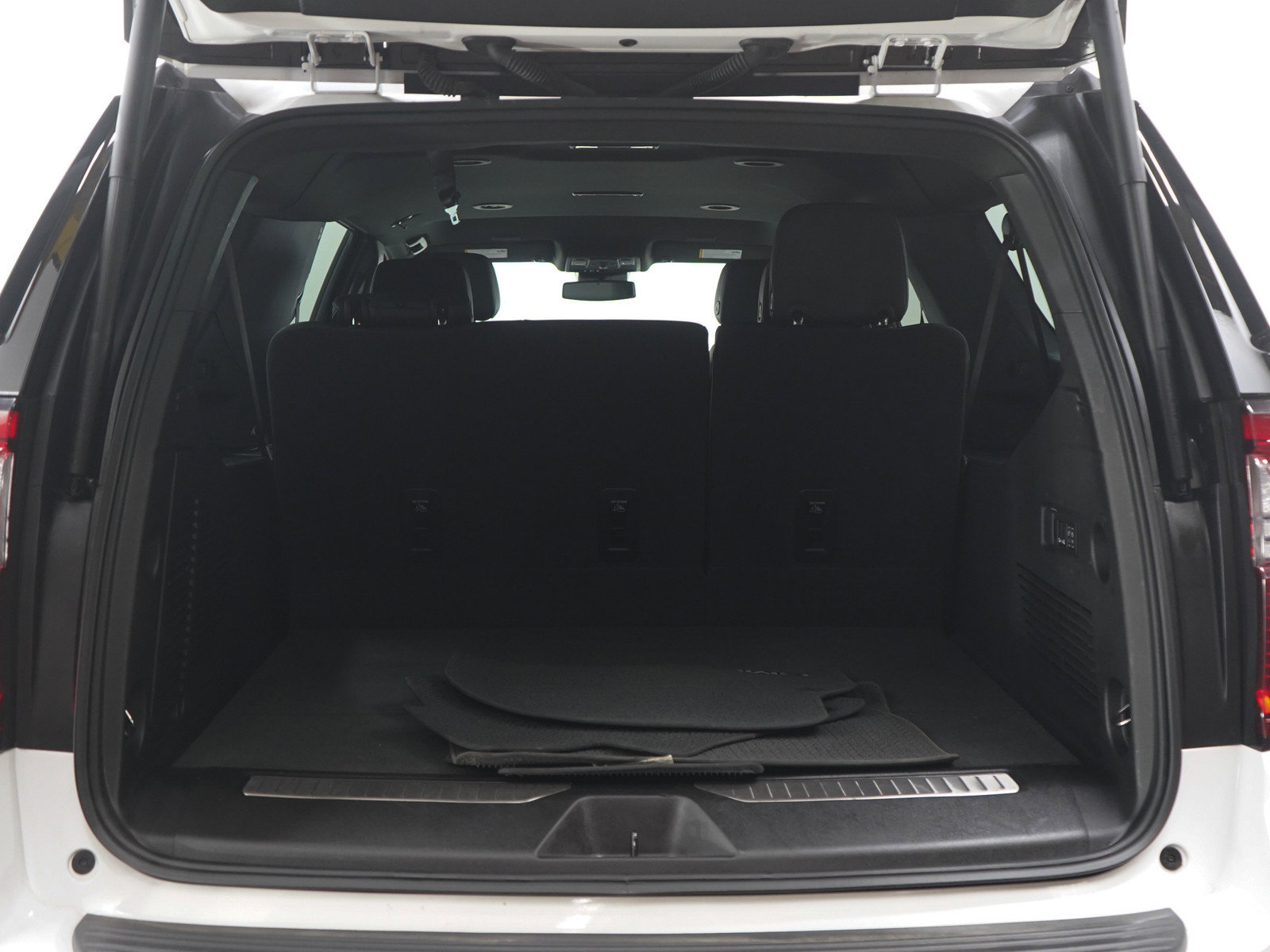 Used 2025 GMC Yukon XL Denali AWD/4WD image 19