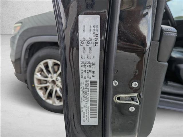 Used 2019 Jeep Cherokee Latitude Plus image 24