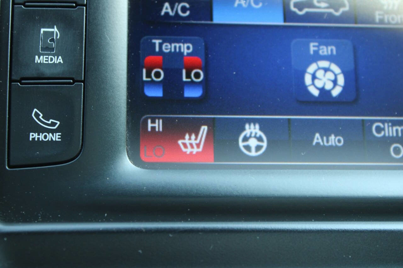 Used 2015 Chrysler 200 S w/ Comfort Group image 22