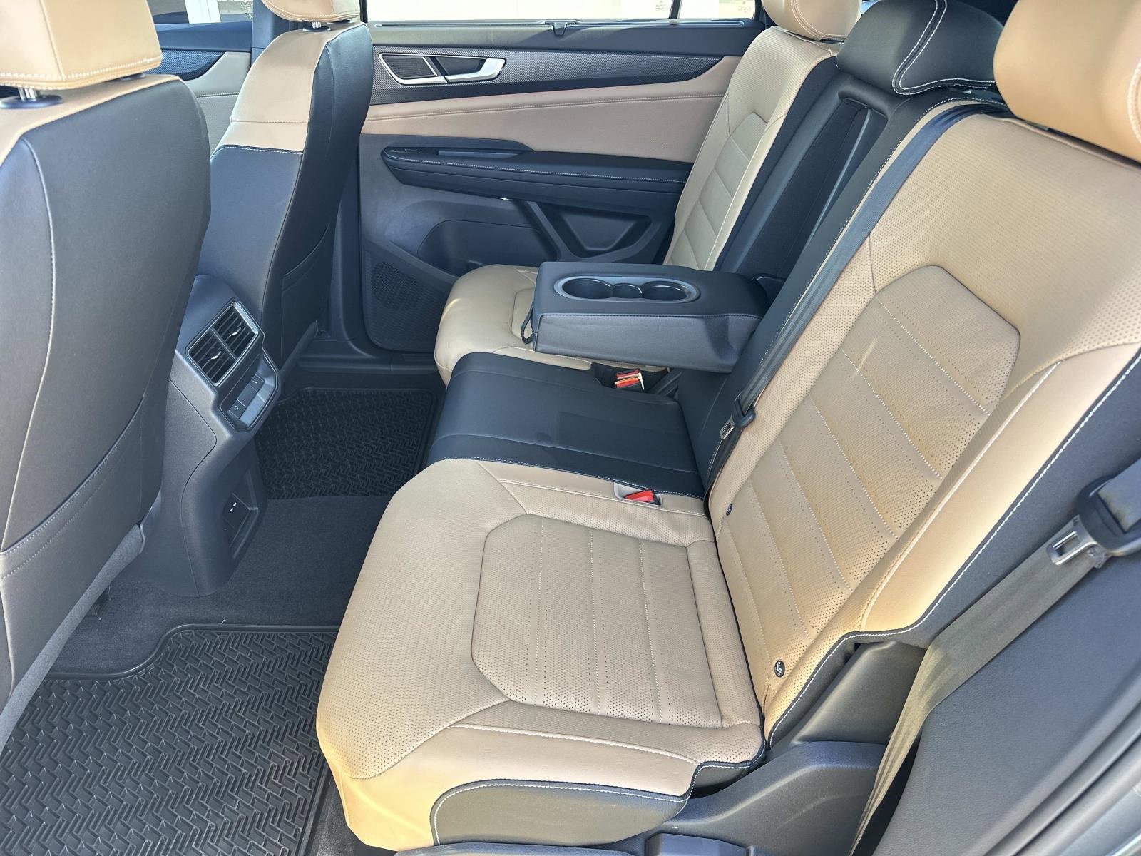 Certified 2025 Volkswagen Atlas Cross Sport SEL R-Line image 13