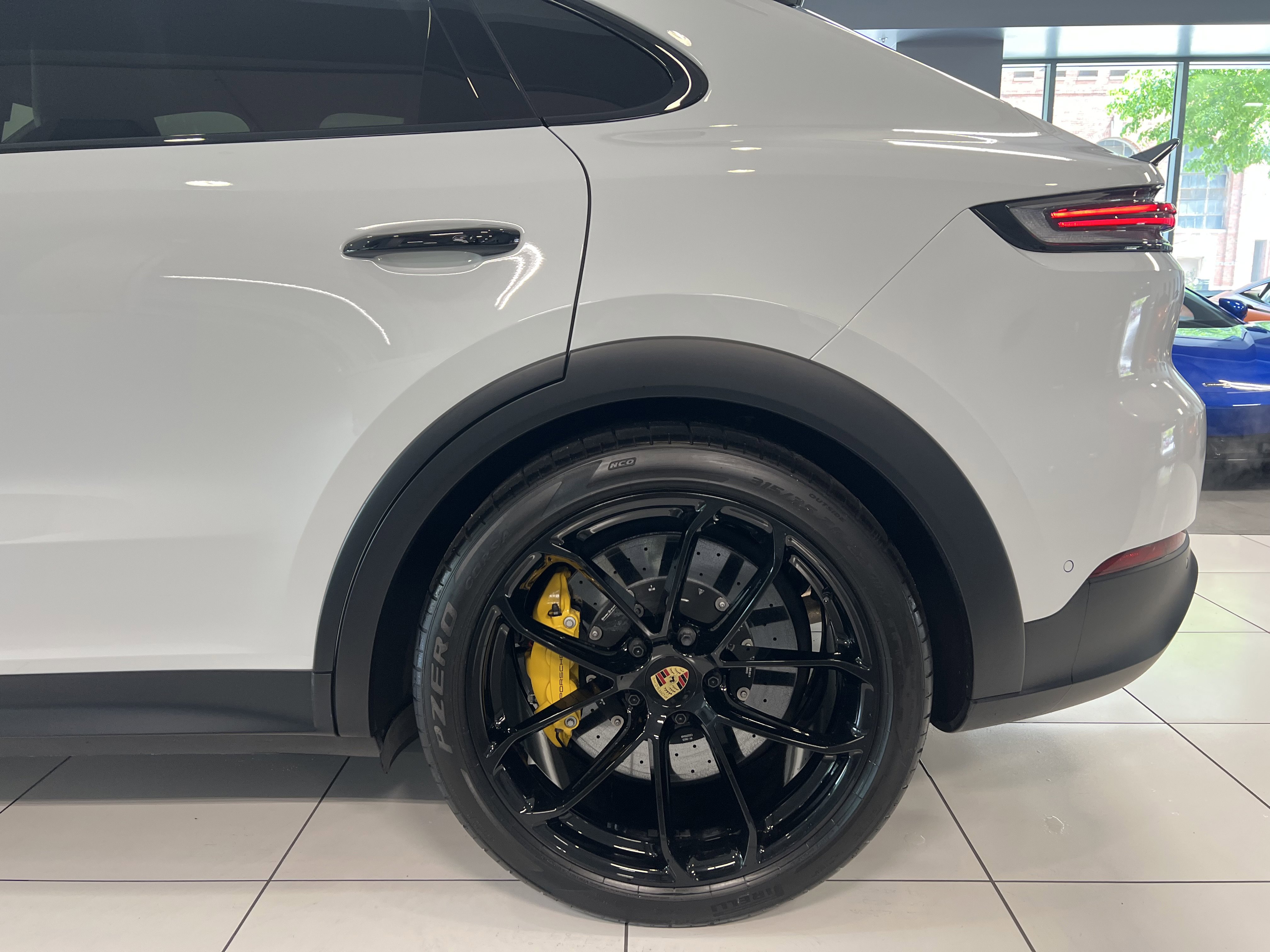Used 2024 Porsche Cayenne Turbo GT AWD/4WD image 33