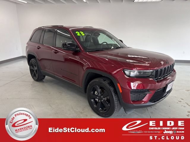 Used 2023 Jeep Grand Cherokee Altitude AWD/4WD image 1