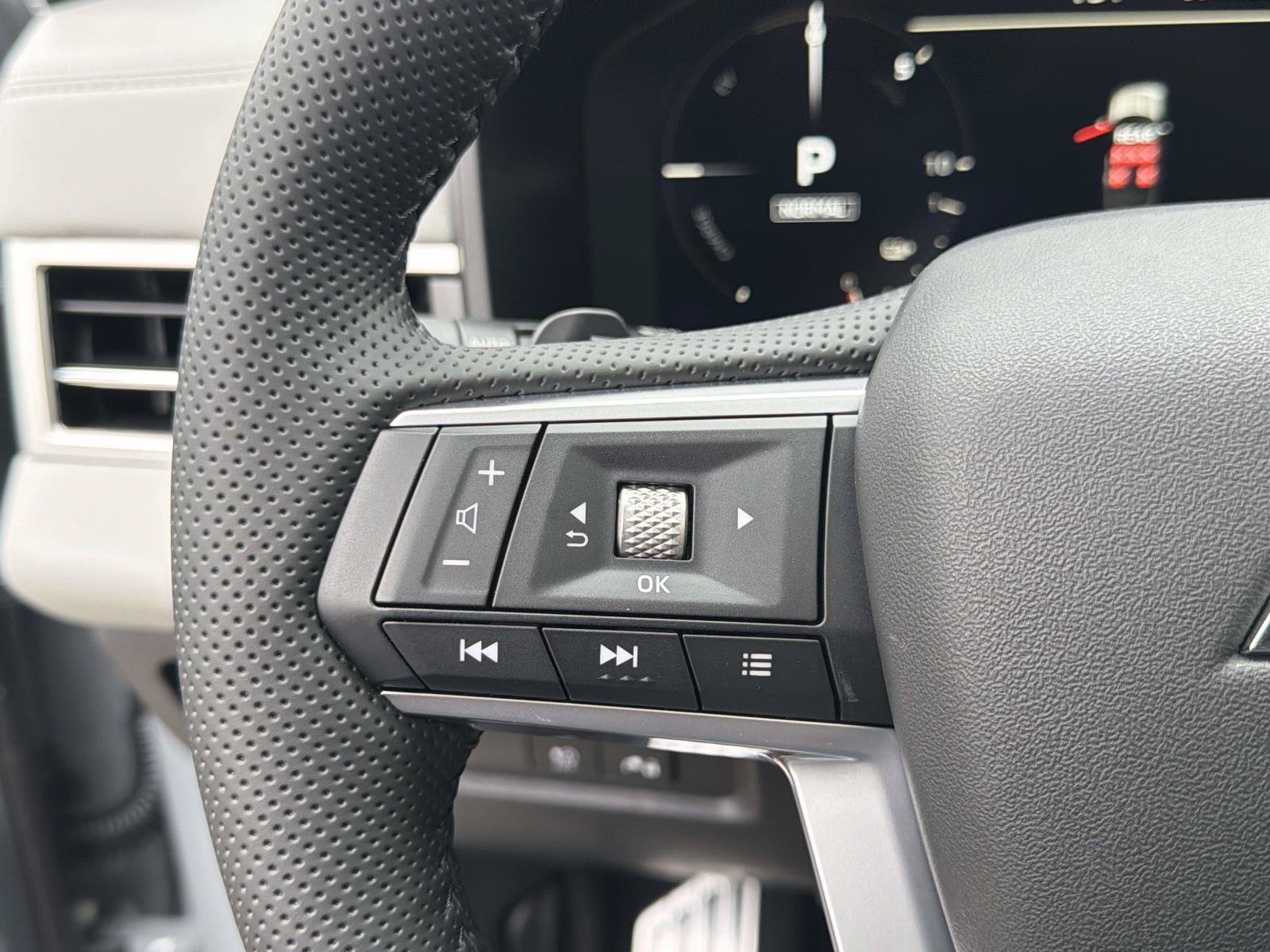 New 2026 Mitsubishi Outlander SEL AWD/4WD image 16