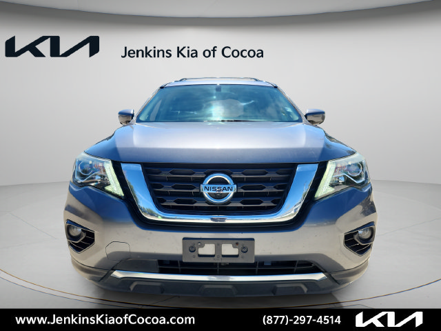 Used 2017 Nissan Pathfinder Platinum FWD image 12