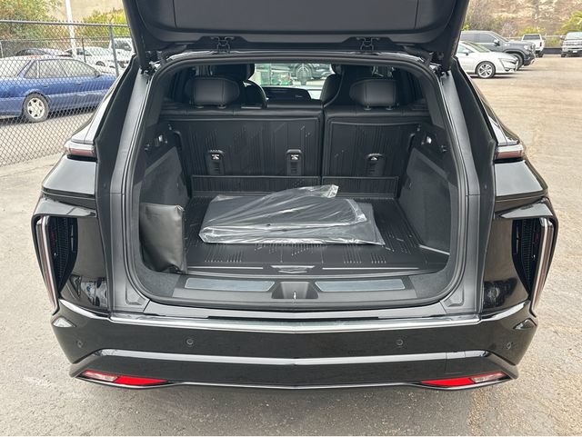 New 2026 Cadillac Lyriq Luxury w/ LPO, Floor Liner Package AWD/4WD image 31