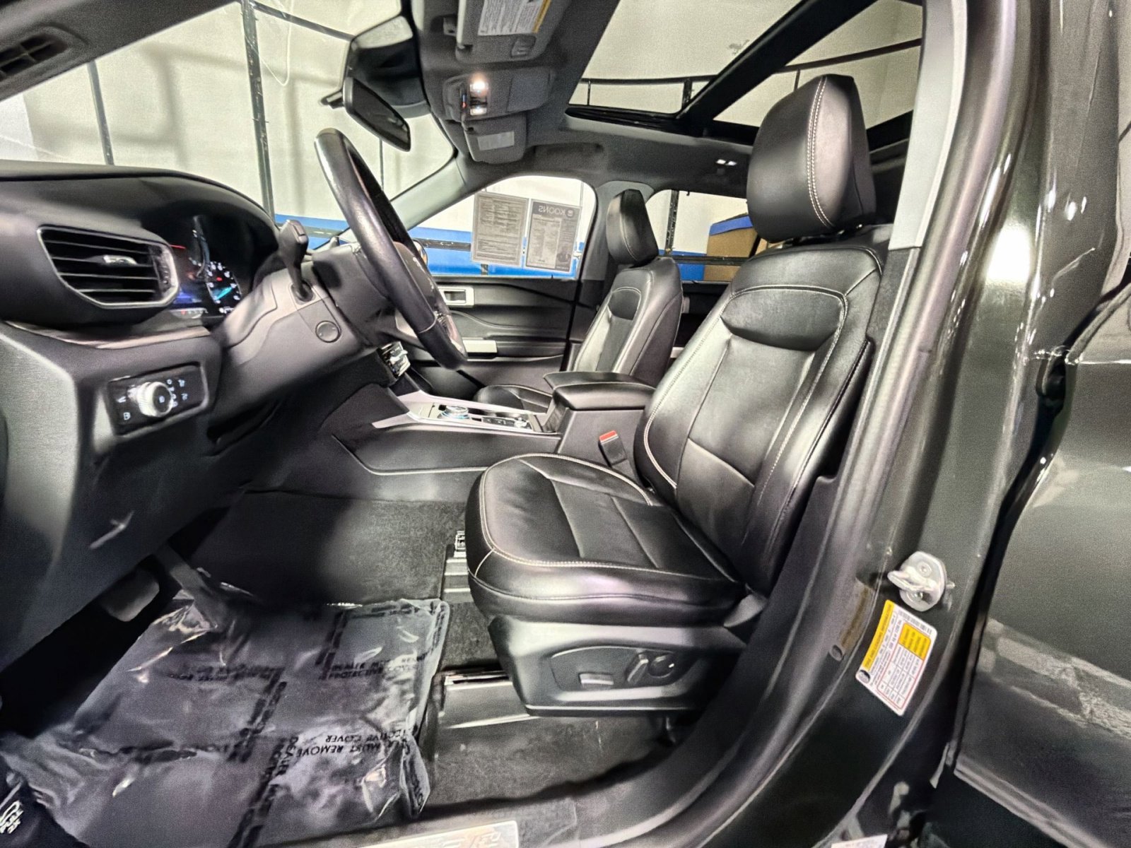 Used 2022 Ford Explorer Limited w/ Hybrid Equipment Group 310A image 25